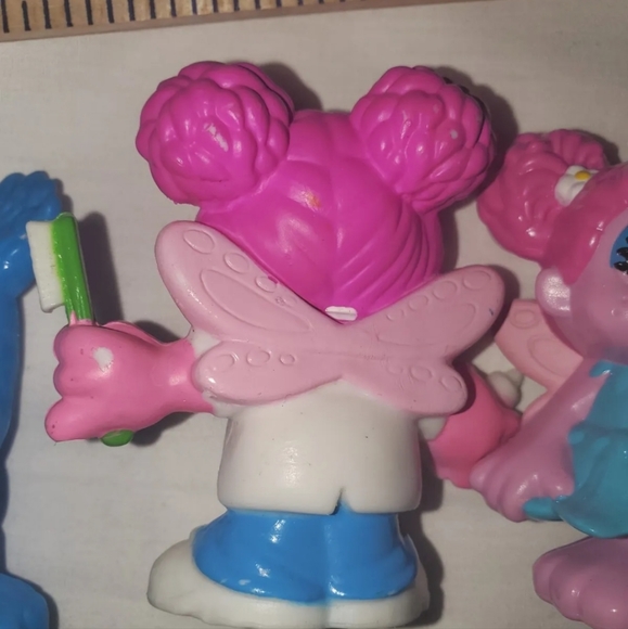 : Lot of 16 Hasbro Sesame Street toy Figures plastic  2.5" to 3" & plush toys - Picture 13 of 17